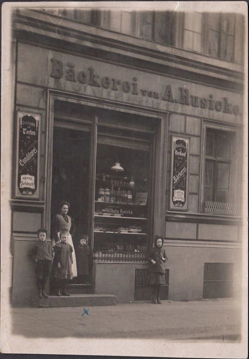 AK Berlin, Bäckerei A. Rusicke, Manteufefelstraße 129, Foto AK, gelaufen 1909