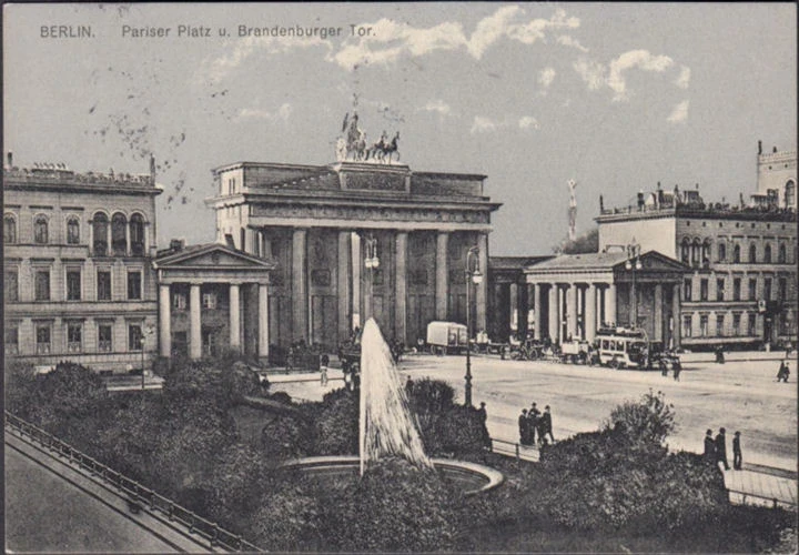 AK Berlin, Pariser Platz, Brandenburger Tor, Straßenbahn, gelaufen 1913