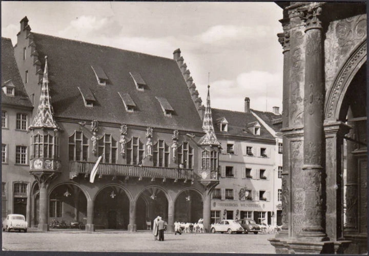 AK Freiburg, Marktplatz, Kaufhaus, gelaufen 1956