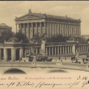 AK Gruss aus Berlin, Nationalgalerie, Friedrichsbrücke, Pferdekutschen, gelaufen 1904