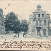 AK Bretten, Bahnhofstrasse mit Kaiser Wilhelm Denkmal, gelaufen 1900