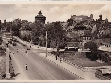 AK Nürnberg, Neutorgraben mit Blick auf die Burg, Straßenbahn, gelaufen 1941