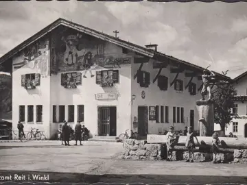 AK Reit im Winkl, Postamt, Gasthof Löwe, gelaufen 1955